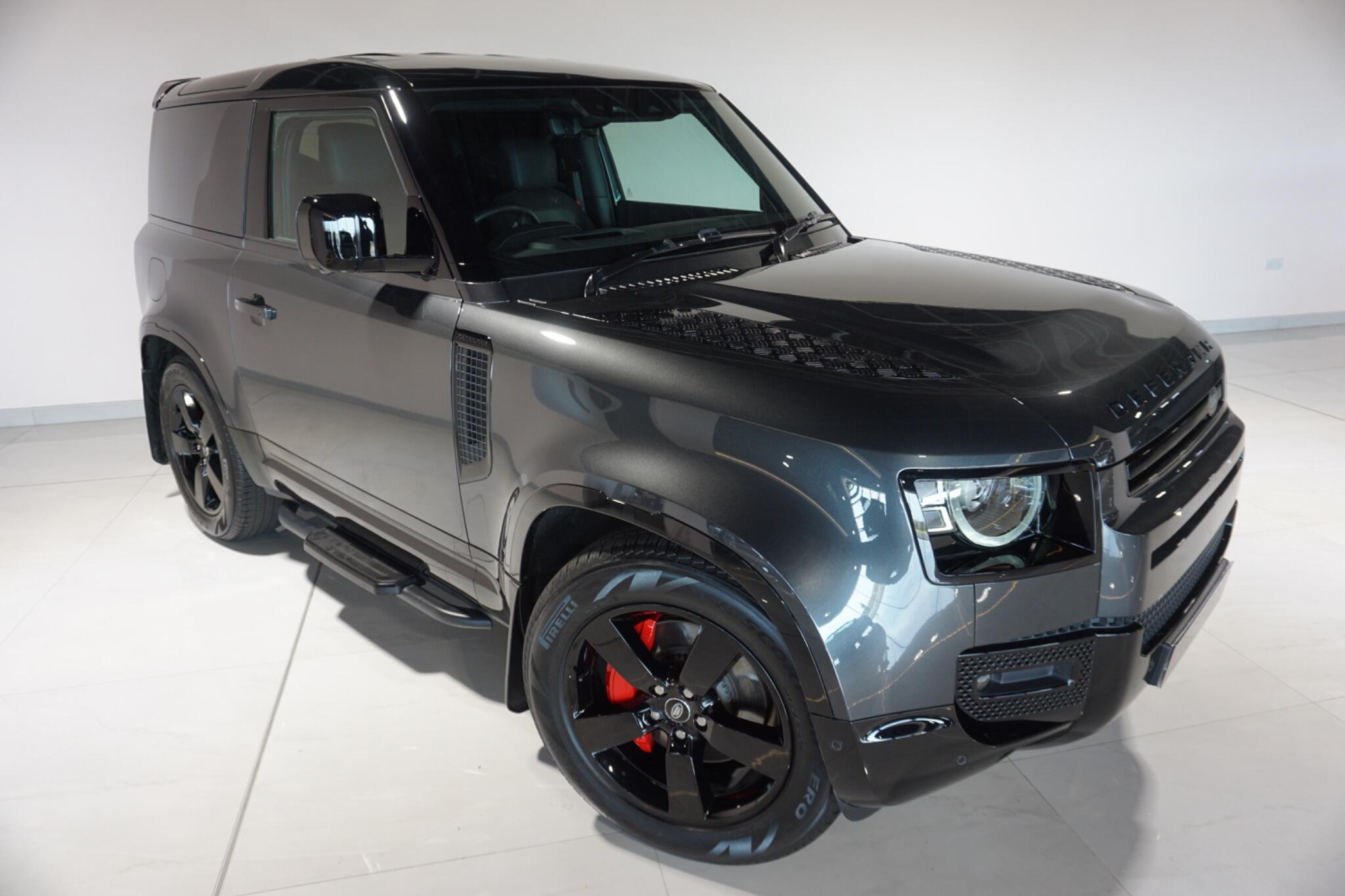 Land Rover Defender 90 3.0 D300 MHEV X-Dynamic HSE Hard Top SUV 3dr Diesel Auto 4WD SWB Euro 6 (s/s) (300 ps)